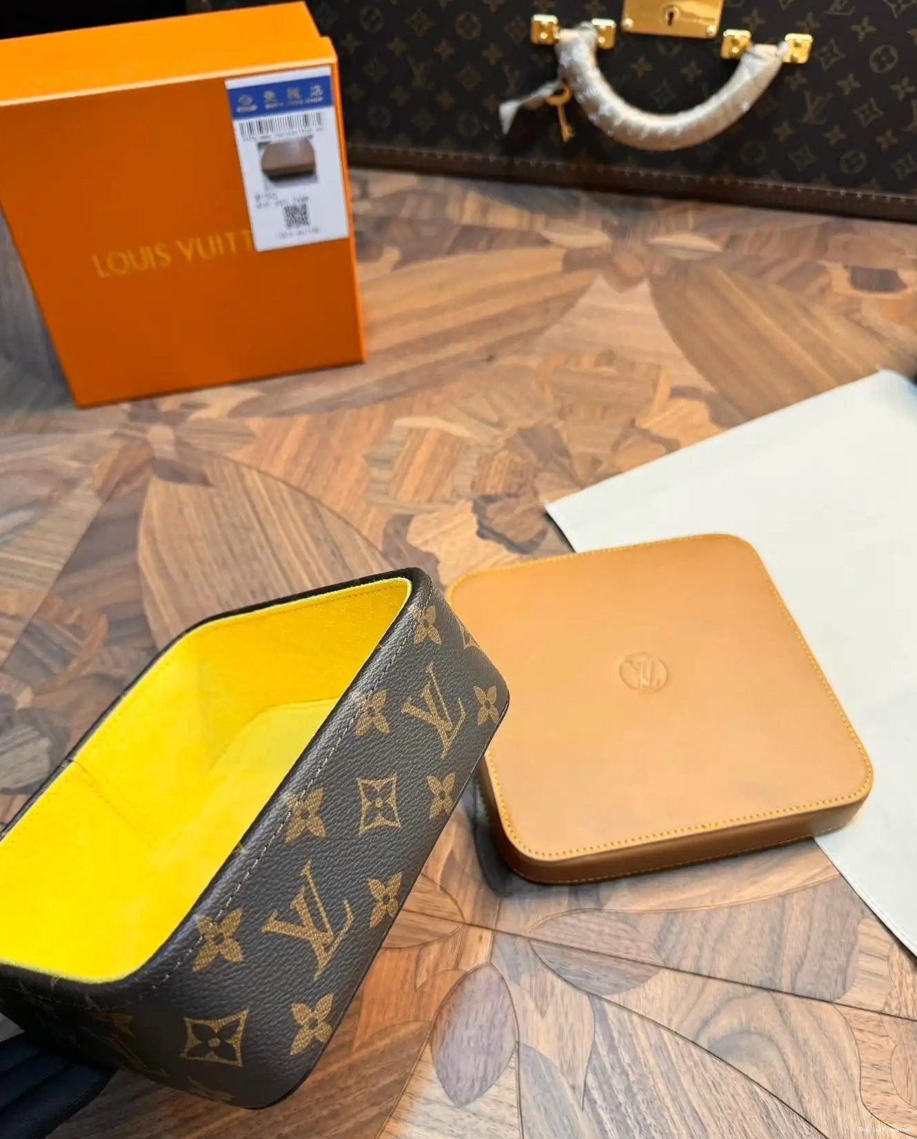 YELLOW SQUARE JEWELRY LV BOX CUSTOM 0608
